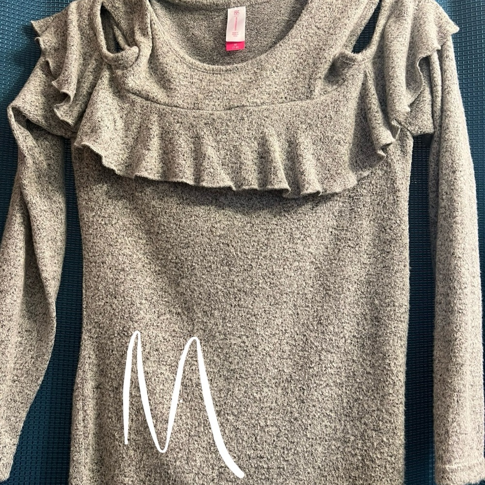 Grey long sleeve shirt